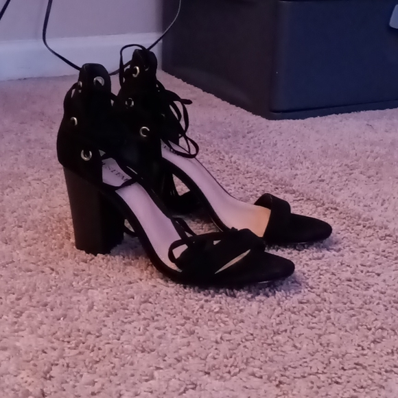 Black Chunky Heels - Picture 3 of 3